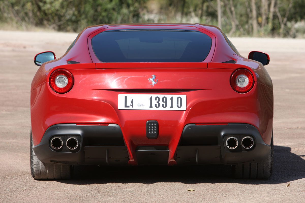 Ferrari F12berlinetta · Kırmızı — görsel 2