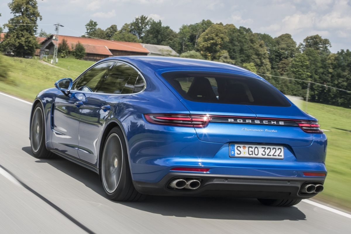 Porsche Panamera · أزرق — الصورة 3